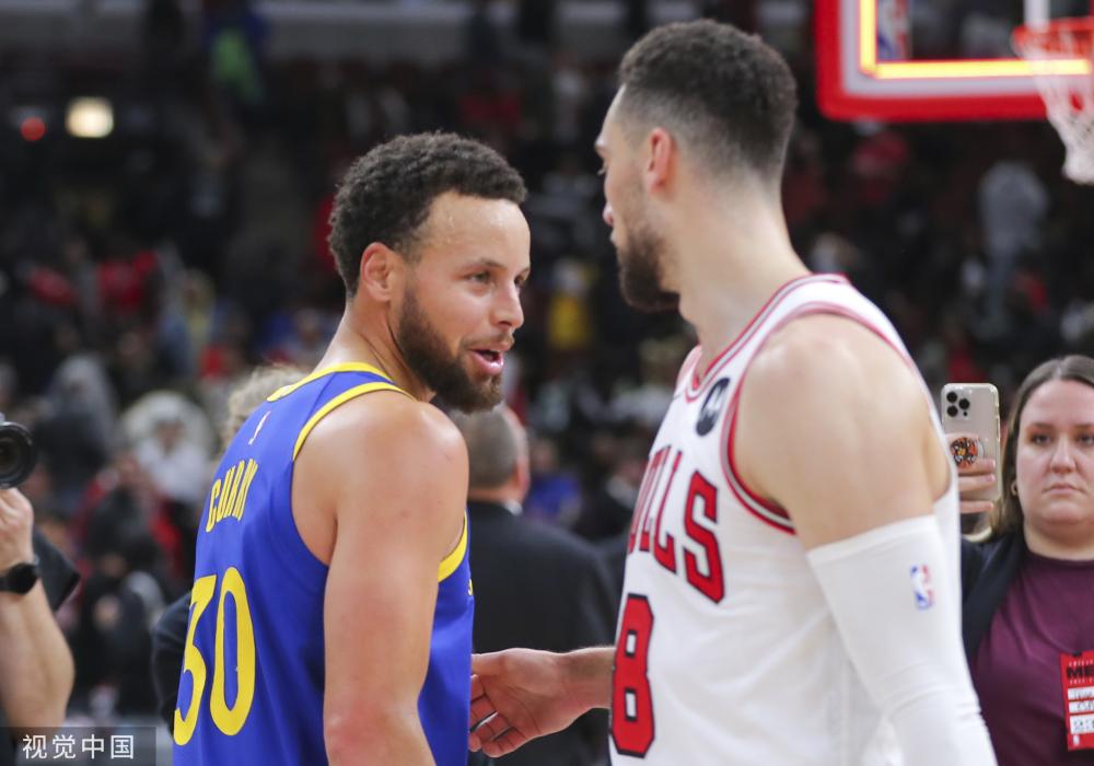 在社交媒体 在社交媒体