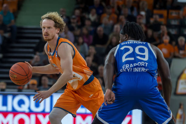 在冬窗内完 在冬窗内完